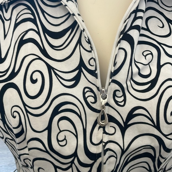 Jolibel black and white abstract zip up jacket or top . - Picture 2 of 8
